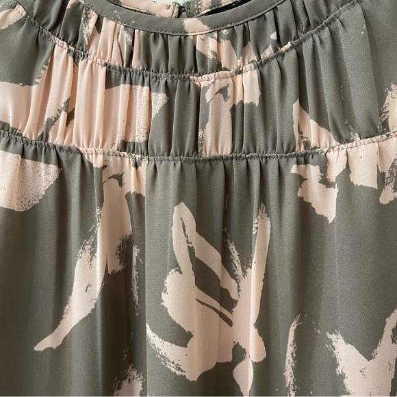 Simply Vera Tang Top - Khaki/Coral Peach.  Womens: XS - Picture 3 of 9